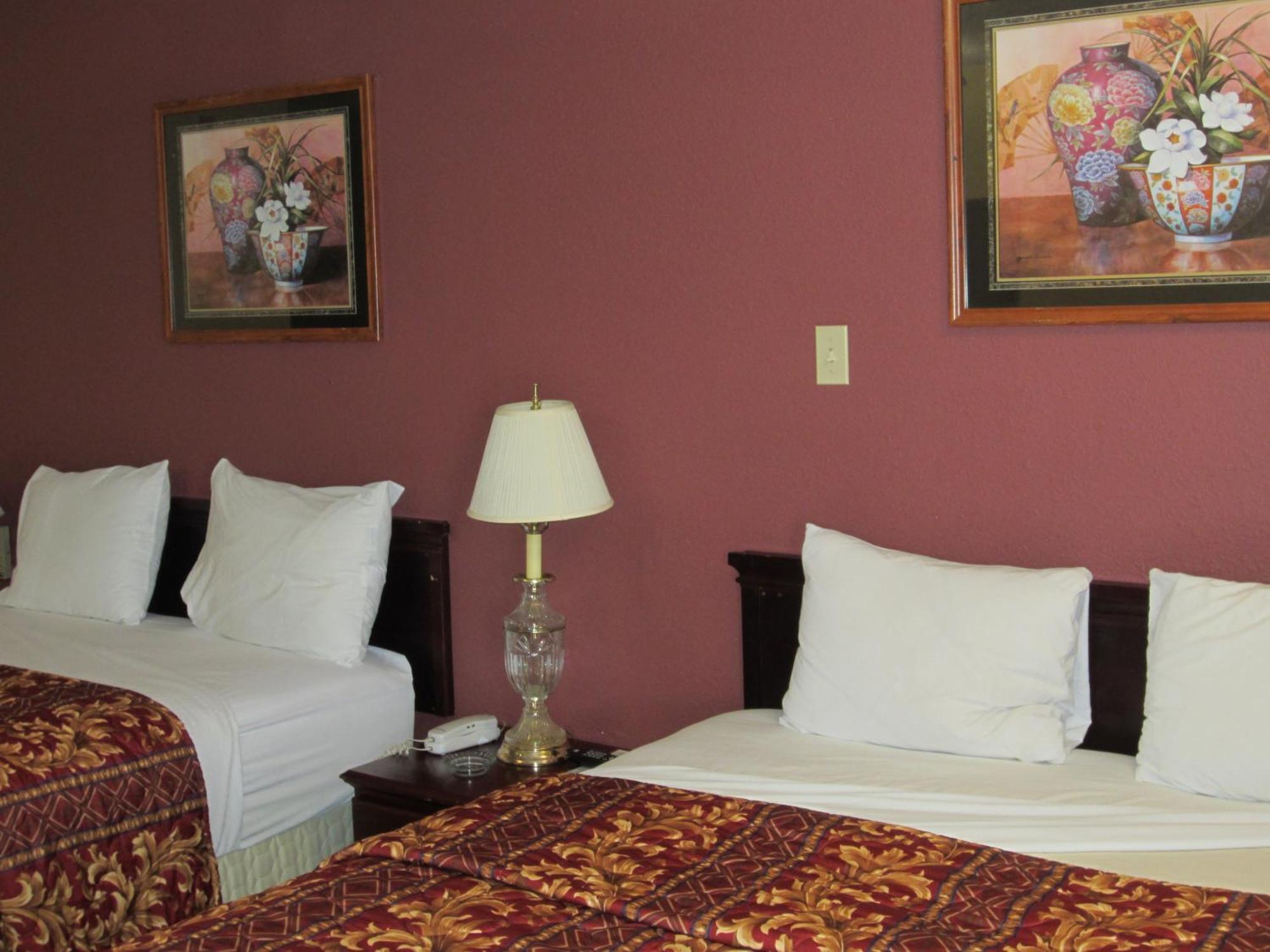 First Western Inn - Fairmont City Екстериор снимка